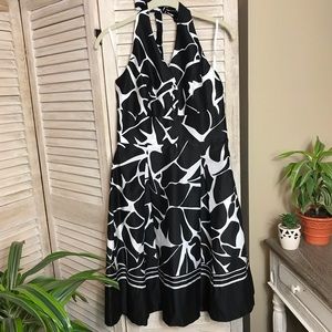 WHITE HOUSE II BLACK MARKET DRESS